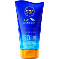 Nivea Sun Kids Swim & Play lotion solaire FPS 50+ extra résistant dans l'eau